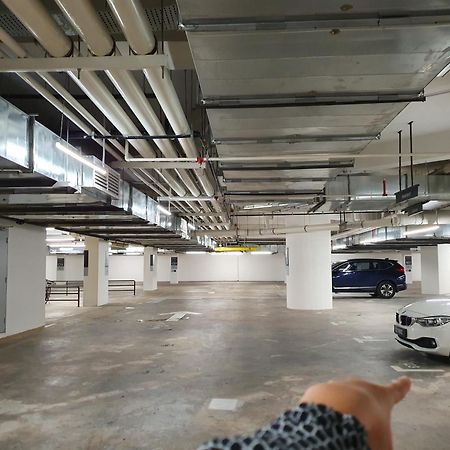 Highpark Suites At Petaling Jaya, Kelana Jaya By Plush Ngoại thất bức ảnh