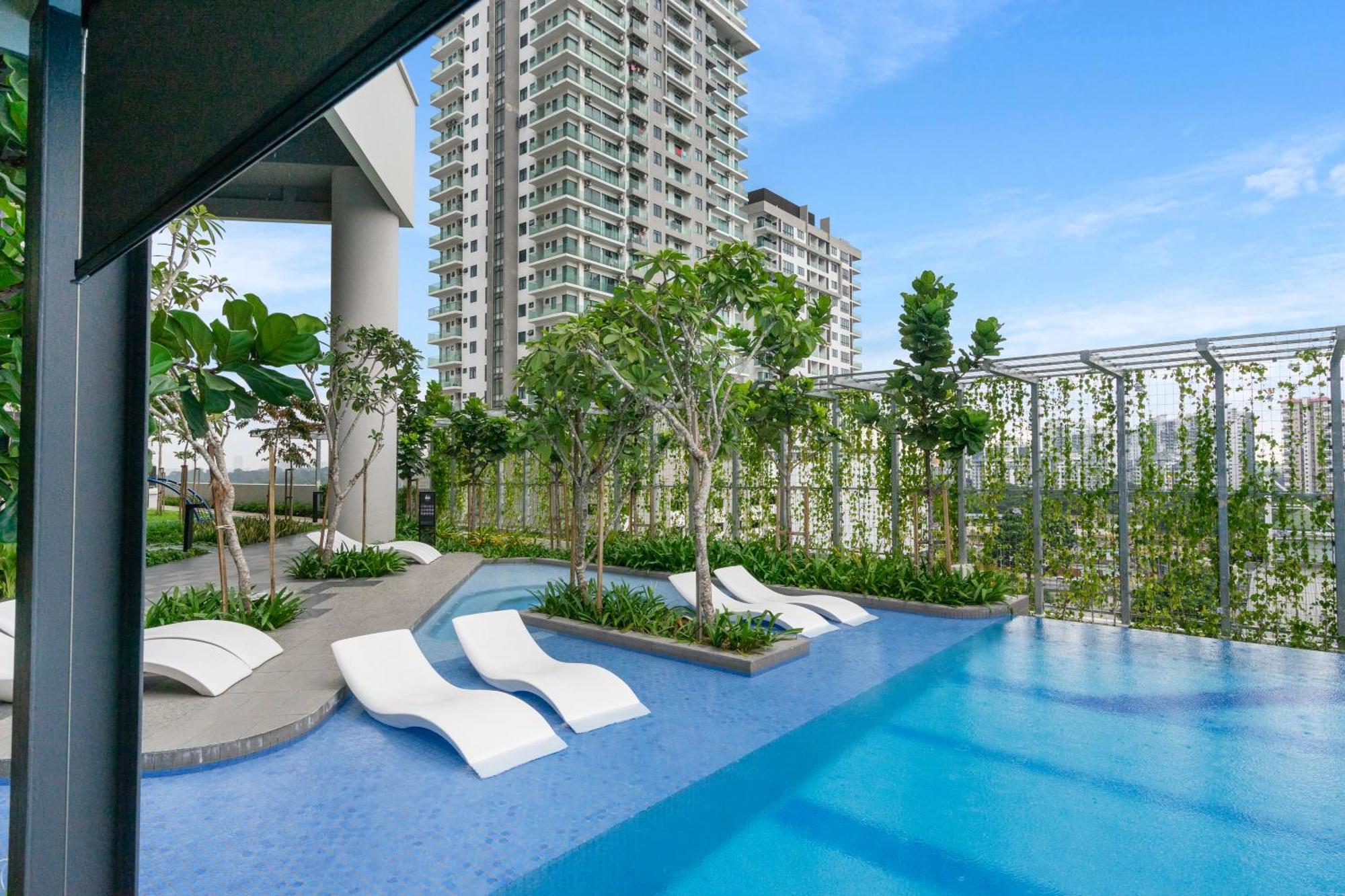 Highpark Suites At Petaling Jaya, Kelana Jaya By Plush Ngoại thất bức ảnh