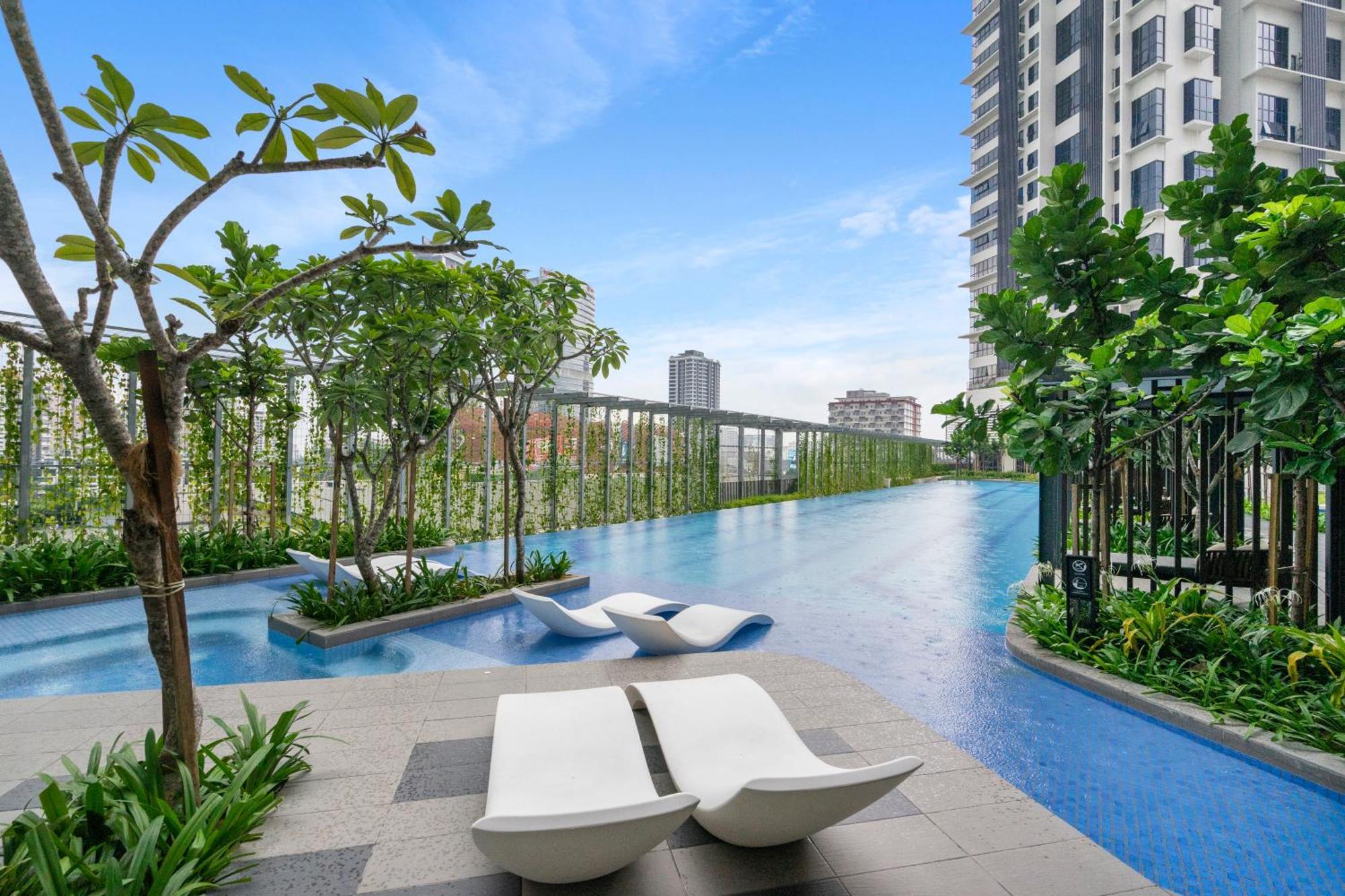 Highpark Suites At Petaling Jaya, Kelana Jaya By Plush Ngoại thất bức ảnh