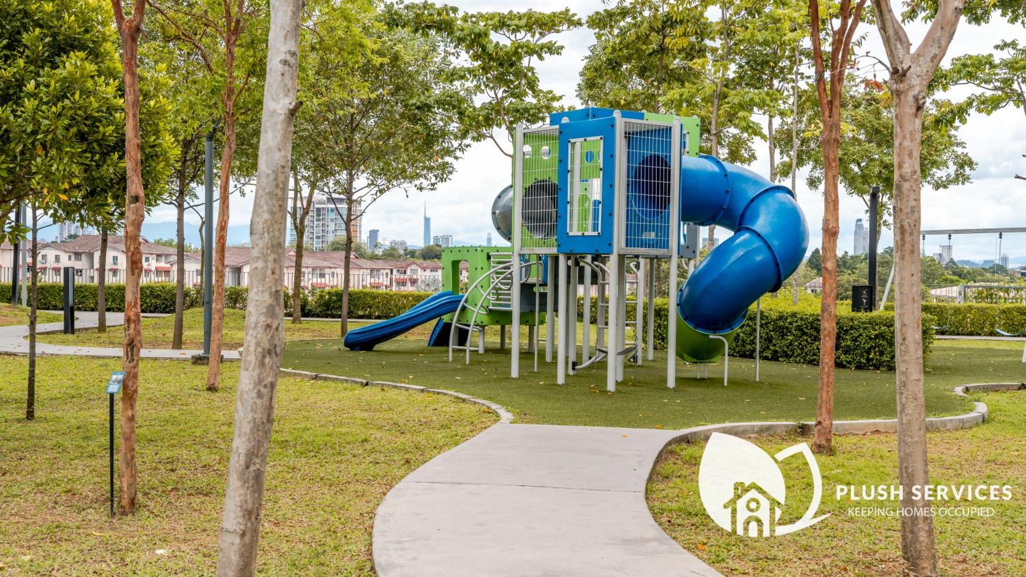 Highpark Suites At Petaling Jaya, Kelana Jaya By Plush Ngoại thất bức ảnh